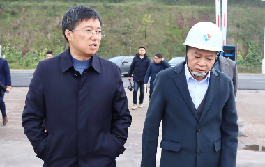 南溪區(qū)委書記、南溪經(jīng)開區(qū)黨工委書記劉剛率隊(duì)調(diào)研遠(yuǎn)東股份宜賓智能產(chǎn)業(yè)園